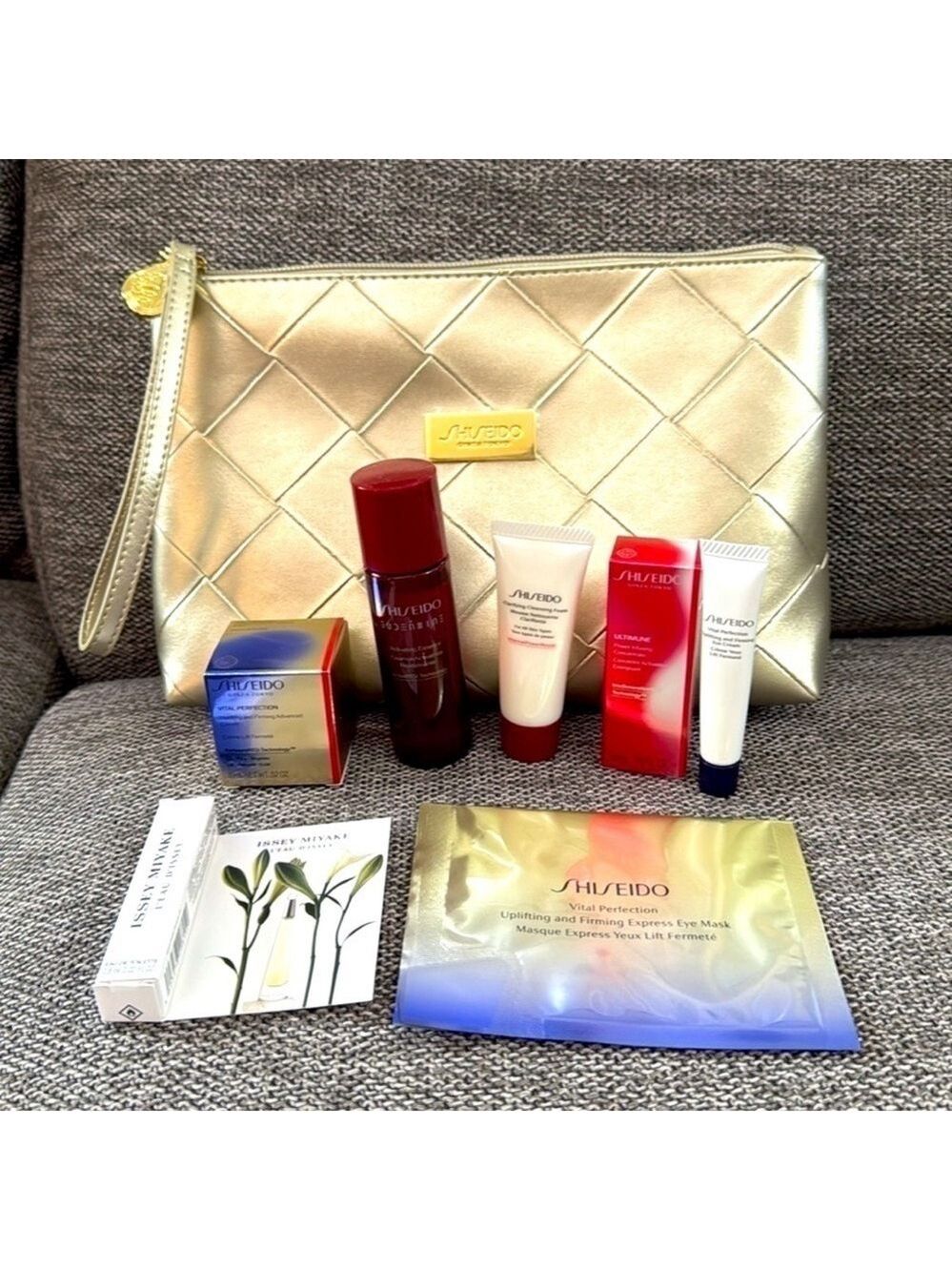 Shiseido Vital Perfection Uplifting Firming Miniatures Set Pouch Cosmetic Bag